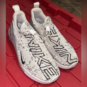 Nike React Metcon, Men’s Slip-on sneakers, Size 7.5, White Atmosphere Grey